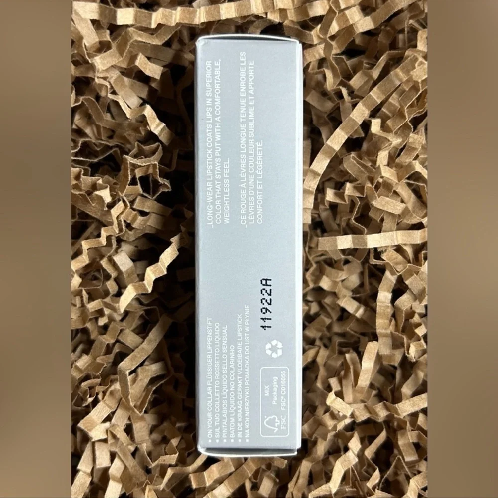r.e.m. beauty On Your Collar Liquid Lipstick – Doll‎ Face (0.32 fl oz / 9.7 ml)
